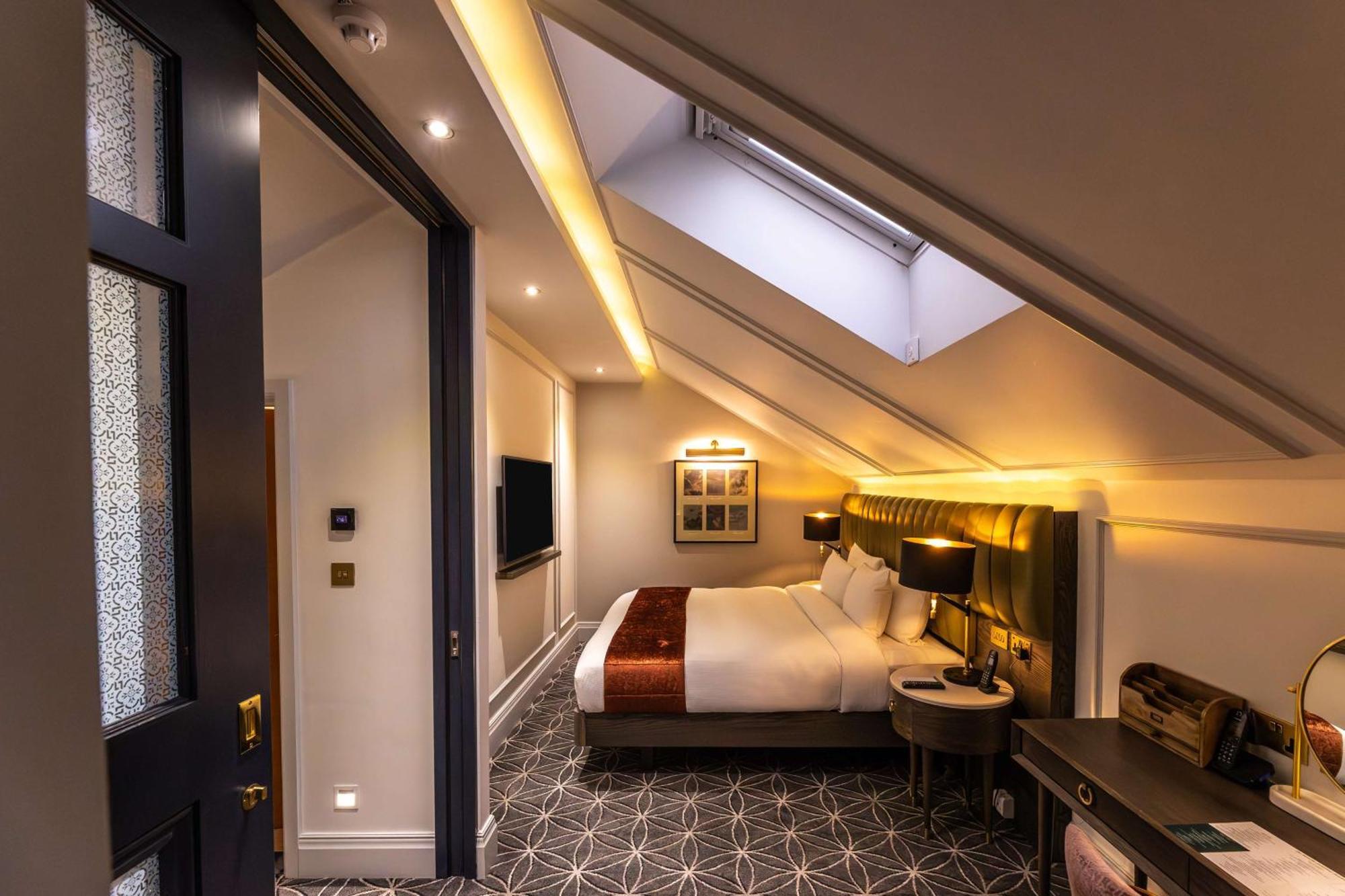 100 Queen'S Gate Hotel London, Curio Collection By Hilton Bagian luar foto